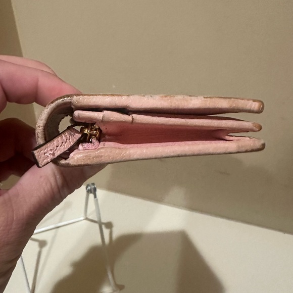 Gucci Marmont Limited Edition Floral Bifold Wallet - Picture 10 of 11